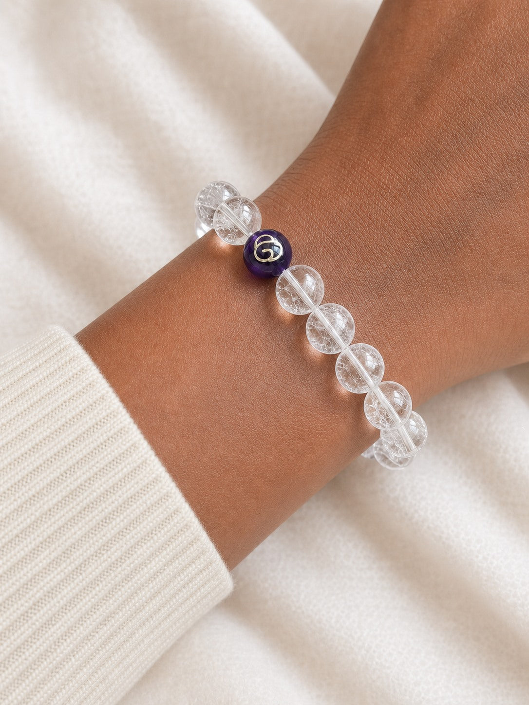 Metal-element white crystal bracelet